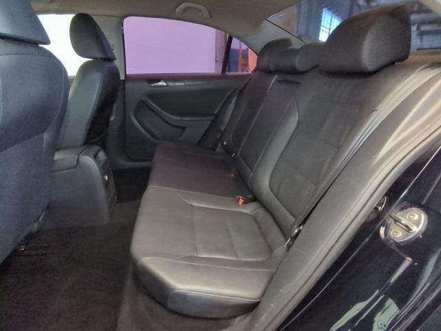 Photo of 2012 Black Uni Volkswagen Jetta