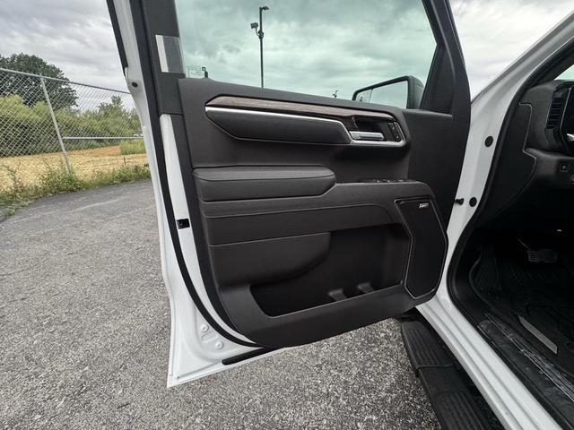 Photo of 2025 Summit White GMC Sierra 1500