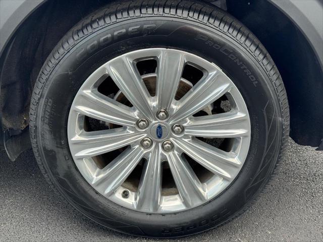 Photo of 2020 Star White Metallic Tri-Coat Ford Explorer