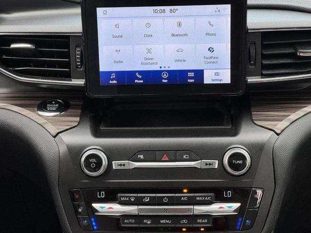 Photo of 2020 Star White Metallic Tri-Coat Ford Explorer