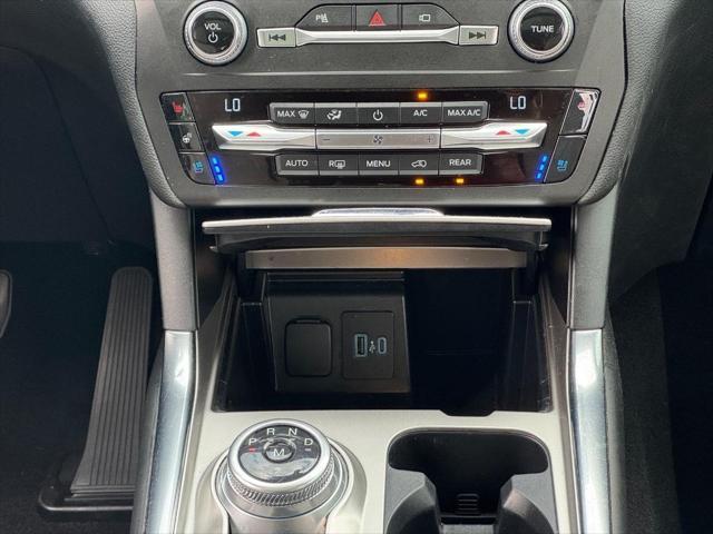 Photo of 2020 Star White Metallic Tri-Coat Ford Explorer