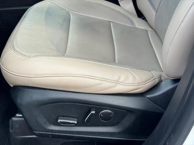 Photo of 2020 Star White Metallic Tri-Coat Ford Explorer