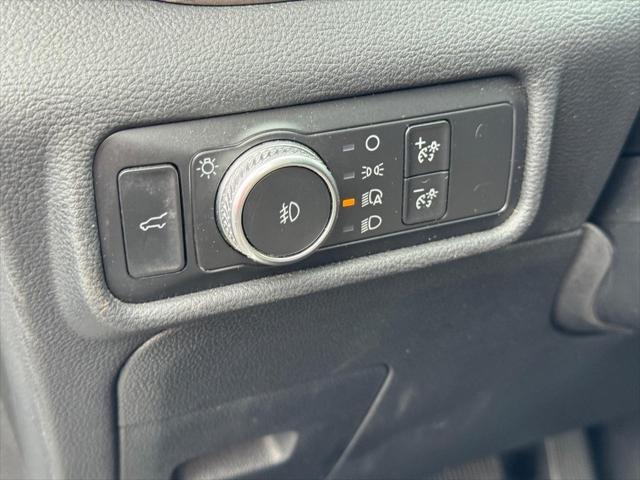 Photo of 2020 Star White Metallic Tri-Coat Ford Explorer