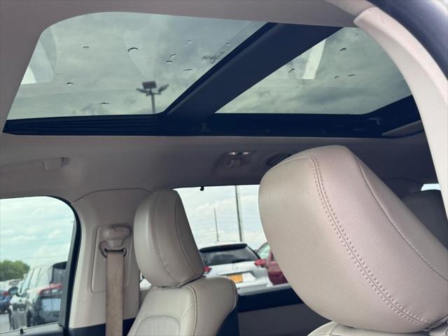 Photo of 2020 Star White Metallic Tri-Coat Ford Explorer