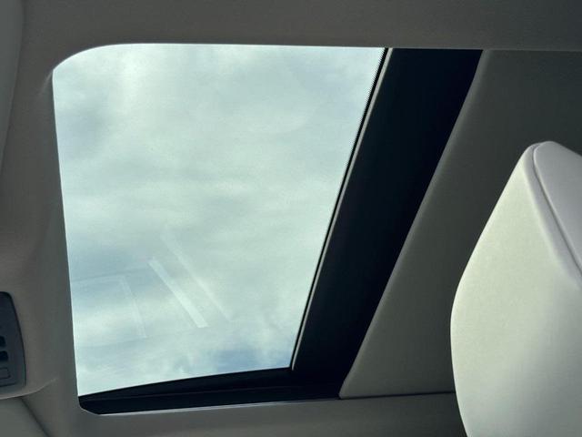 Photo of 2026 Everest White Pearl Tricoat Nissan Rogue