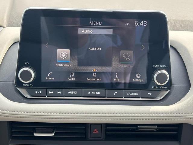 Photo of 2026 Everest White Pearl Tricoat Nissan Rogue