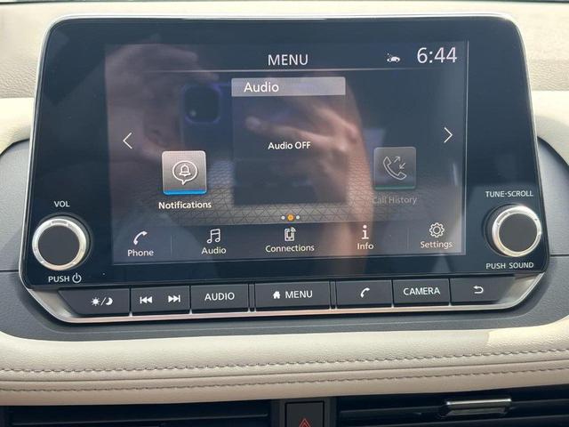Photo of 2026 Everest White Pearl Tricoat Nissan Rogue