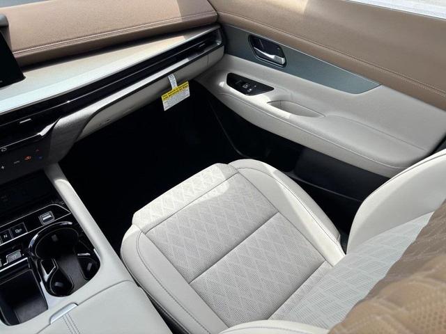Photo of 2025 Super Black Nissan Murano