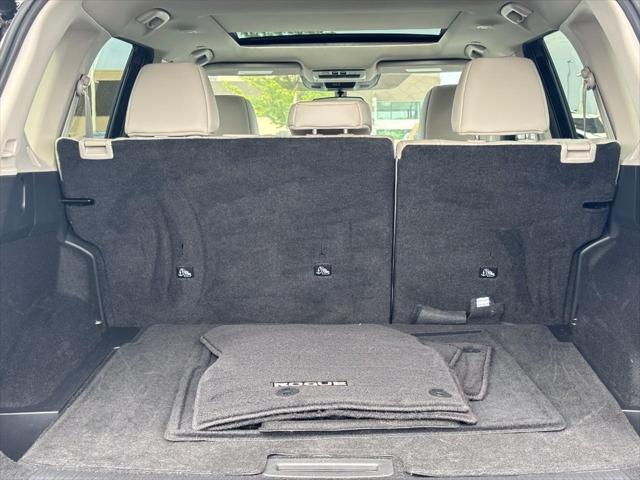 Photo of 2024 Super Black Nissan Rogue
