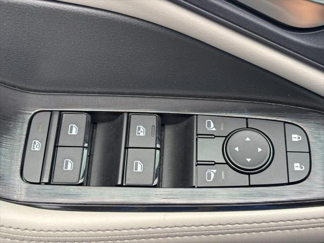 Photo of 2024 Super Black Nissan Rogue