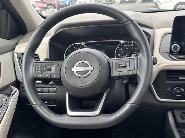 Photo of 2024 Super Black Nissan Rogue