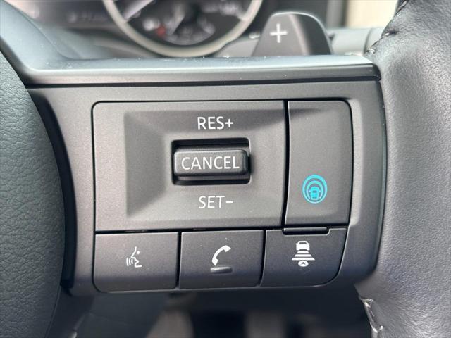 Photo of 2024 Super Black Nissan Rogue