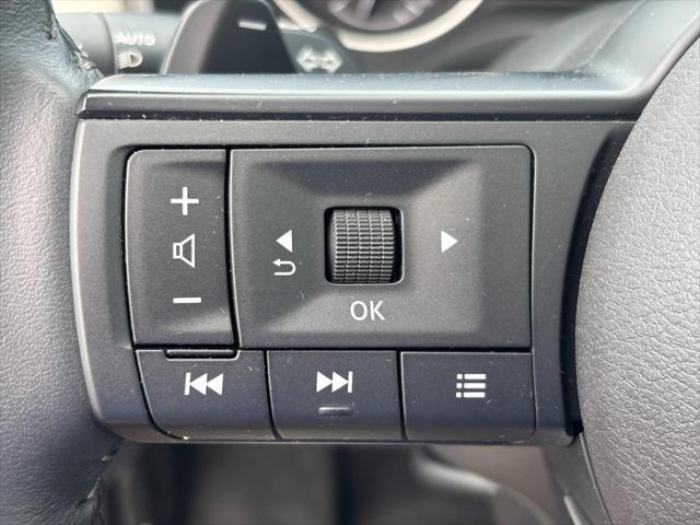Photo of 2024 Super Black Nissan Rogue