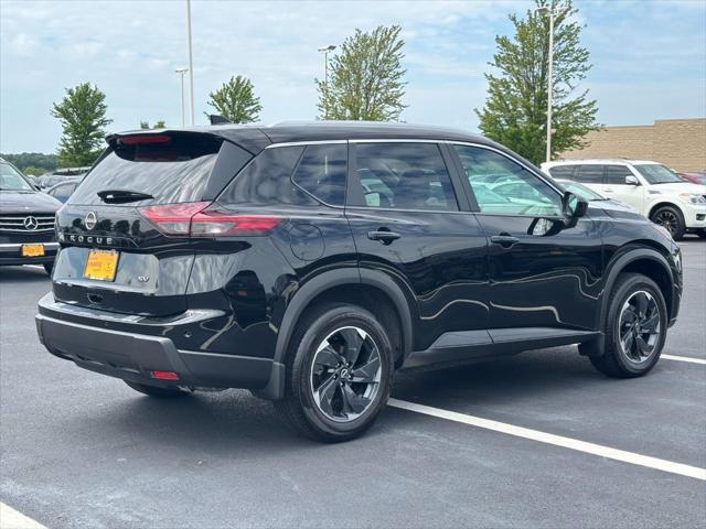 Photo of 2024 Super Black Nissan Rogue