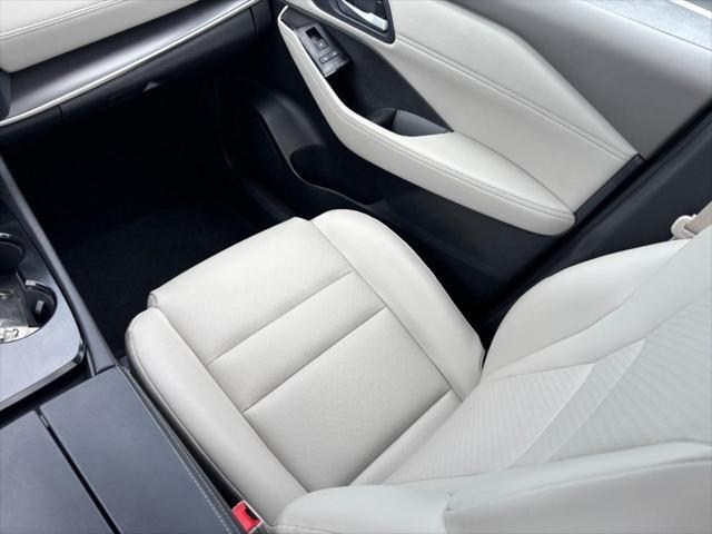 Photo of 2024 Super Black Nissan Rogue