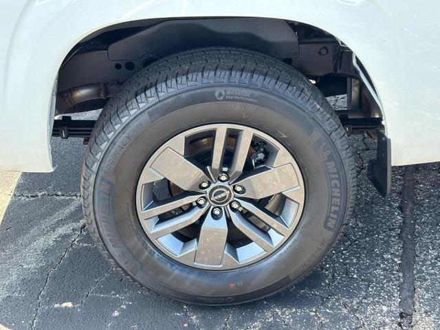 Photo of 2025 Glacier White Nissan Frontier