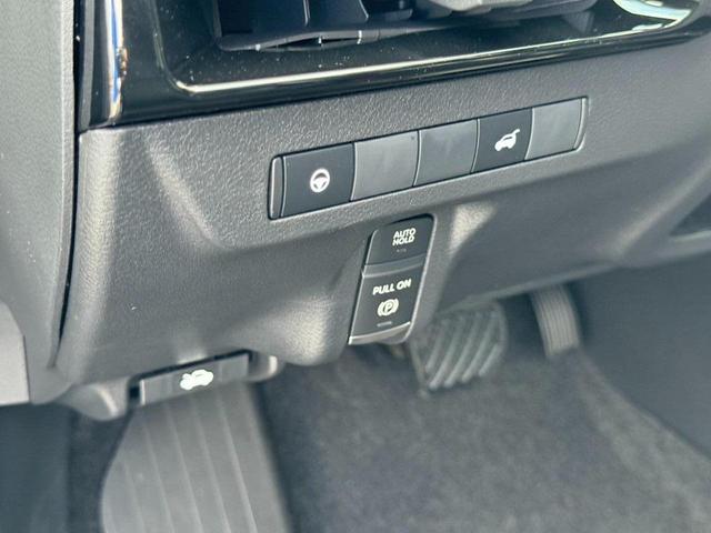 Photo of 2025 Deep Ocean Blue Pearl Nissan Murano