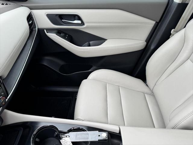Photo of 2021 Caspian Blue Metallic Nissan Rogue