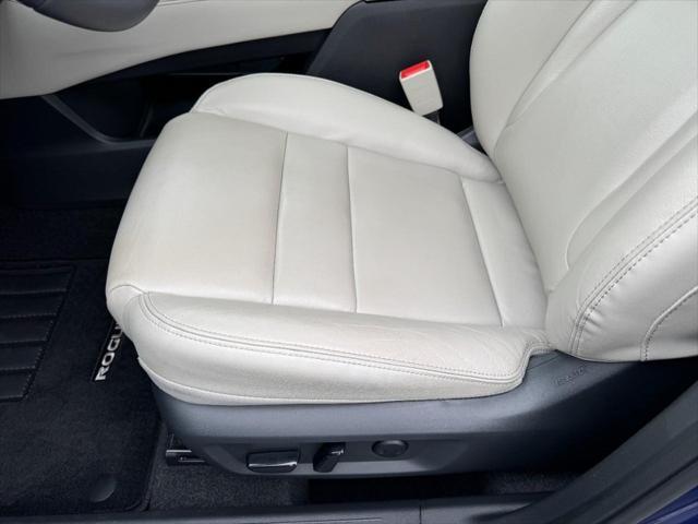 Photo of 2021 Caspian Blue Metallic Nissan Rogue