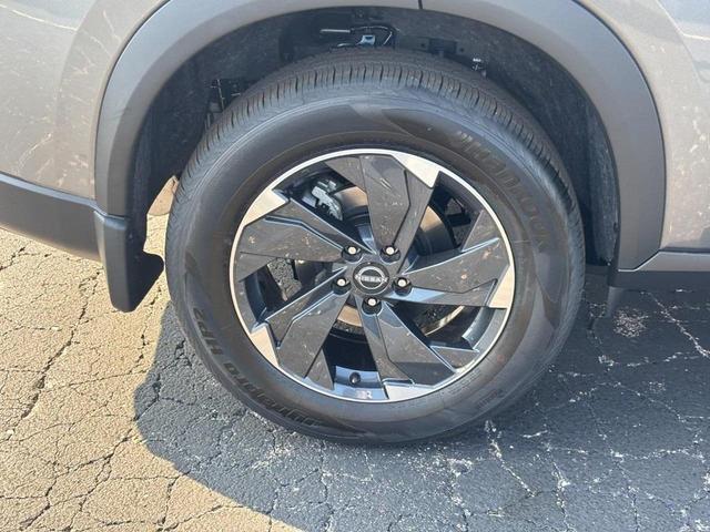 Photo of 2026 Gun Metallic Nissan Rogue