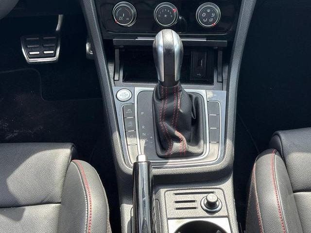 Photo of 2020 Pure White Volkswagen Golf