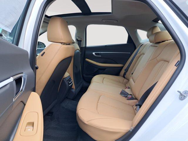 Photo of 2025 White Hyundai SONATA Hybrid