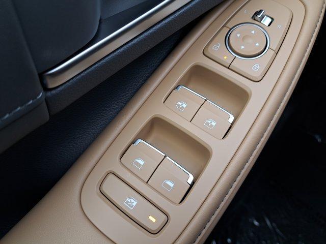 Photo of 2025 White Hyundai SONATA Hybrid