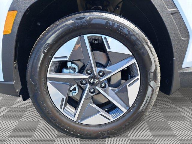 Photo of 2025 Pearl Hyundai TUCSON Hybrid