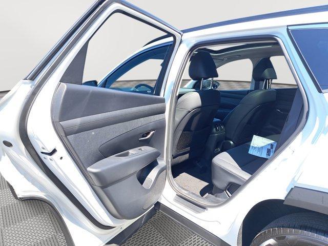 Photo of 2025 Pearl Hyundai TUCSON Hybrid