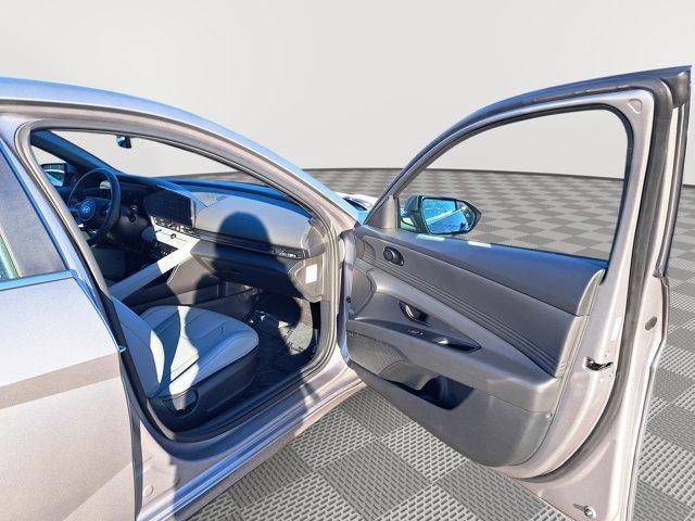 Photo of 2025 Metal Hyundai ELANTRA HEV