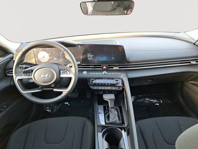 Photo of 2025 Metal Hyundai ELANTRA