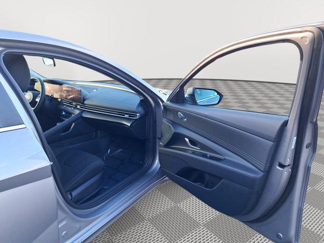 Photo of 2025 Metal Hyundai ELANTRA