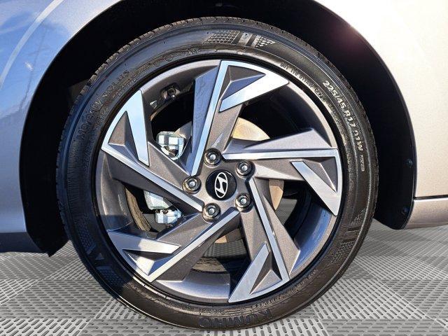 Photo of 2025 Metal Hyundai ELANTRA