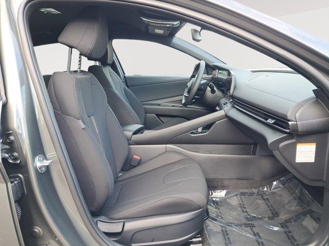 Photo of 2025 Amazon Gray Hyundai ELANTRA HEV