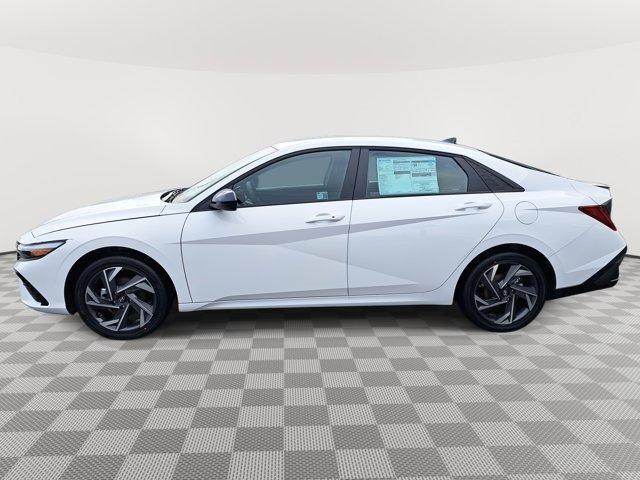 Photo of 2025 White Hyundai ELANTRA HEV