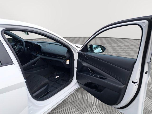 Photo of 2025 White Hyundai ELANTRA HEV