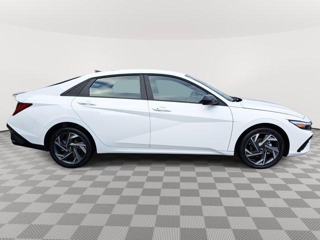 Photo of 2025 White Hyundai ELANTRA HEV