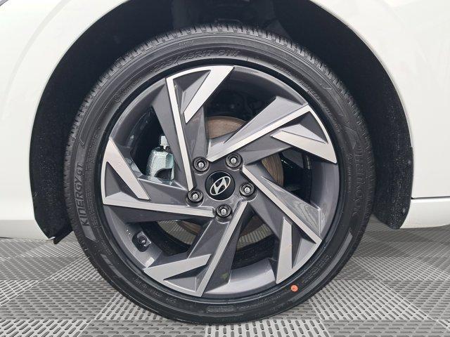 Photo of 2025 White Hyundai ELANTRA HEV