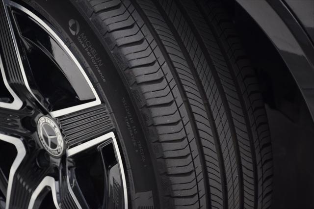 Photo of 2025 Graphite Grey Metallic Mercedes-Benz GLC 300