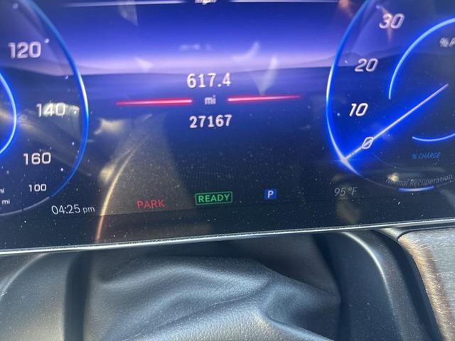 Photo of 2022 MANUFAKTUR Diamond White Mercedes-Benz EQS 450+