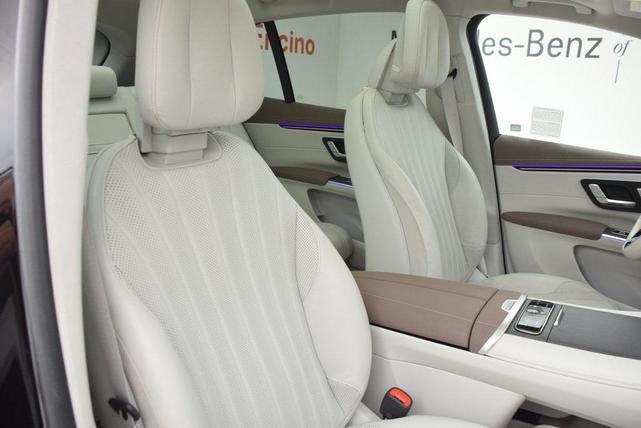 Photo of 2023 Obsidian Black Metallic Mercedes-Benz EQS 580