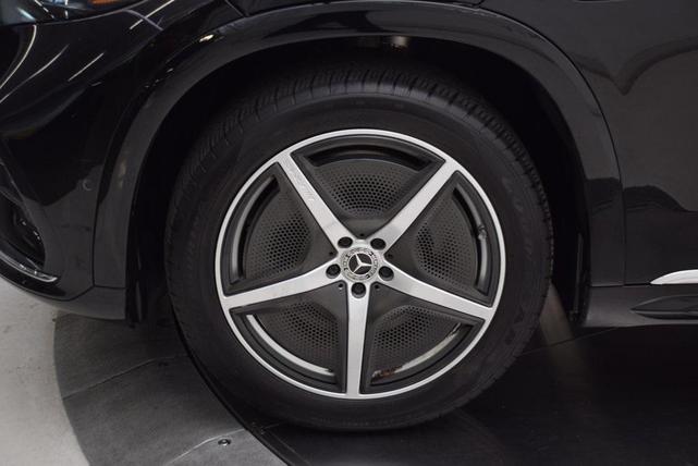 Photo of 2023 Obsidian Black Metallic Mercedes-Benz EQS 580