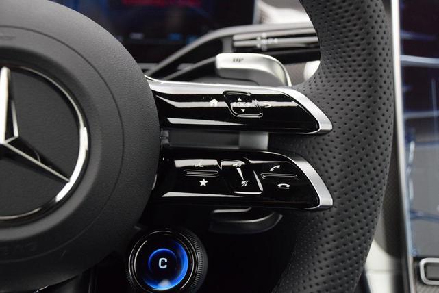 Photo of 2025 Polar White Mercedes-Benz AMG GLC 43