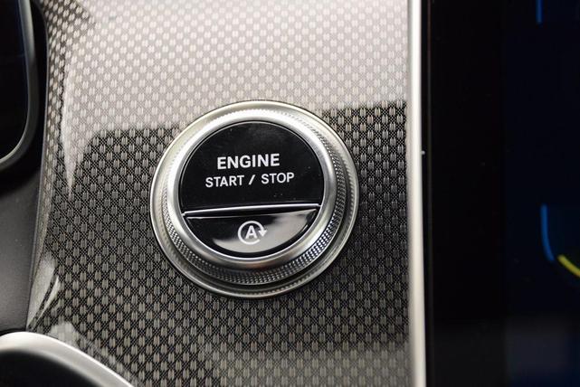 Photo of 2025 Polar White Mercedes-Benz AMG GLC 43