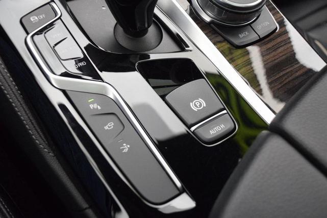 Photo of 2018 Bluestone Metallic BMW 640