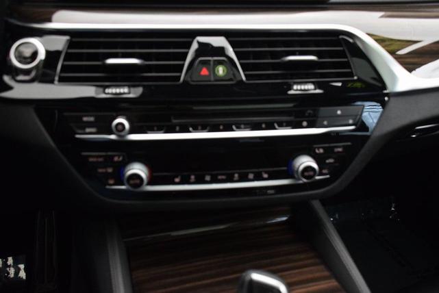 Photo of 2018 Bluestone Metallic BMW 640
