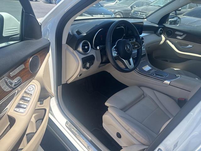 Photo of 2022 Polar White Mercedes-Benz GLC 300