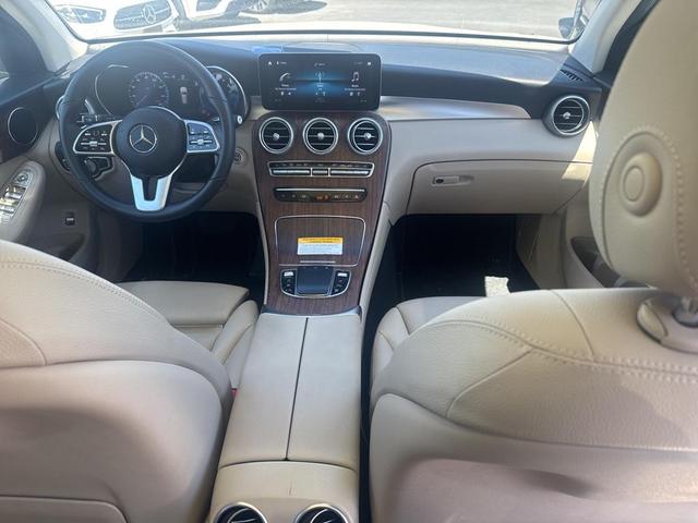 Photo of 2022 Polar White Mercedes-Benz GLC 300