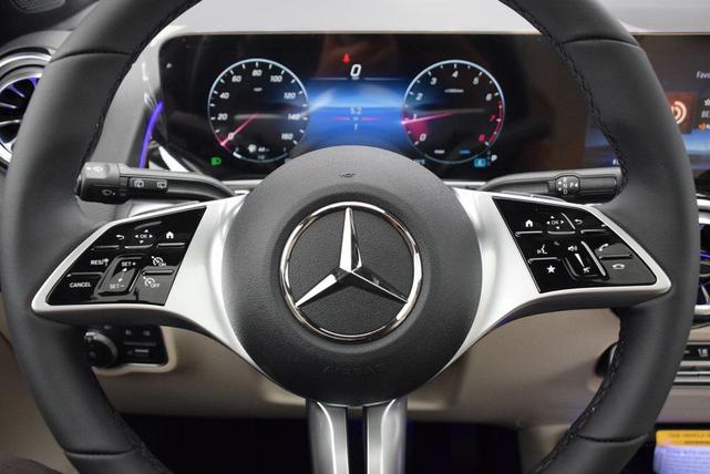 Photo of 2026 Night Black Mercedes-Benz GLB 250