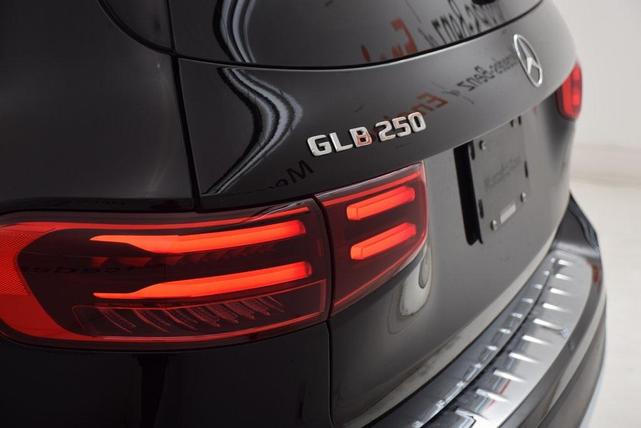 Photo of 2026 Night Black Mercedes-Benz GLB 250